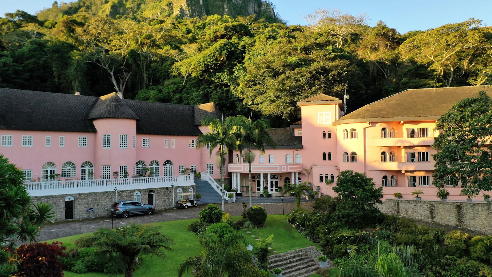 The hotel against the mountain
